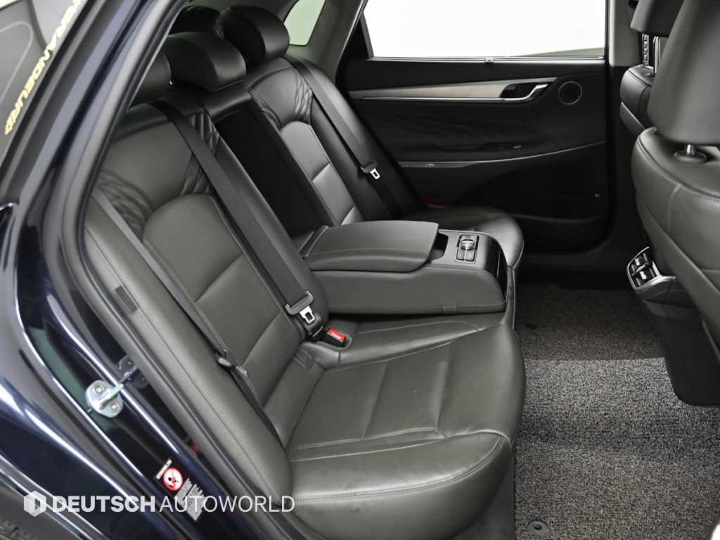 HYUNDAI Grandeur - Vista 12