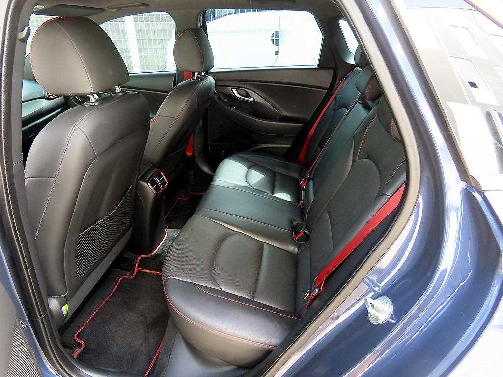 HYUNDAI i30 - Vista 6