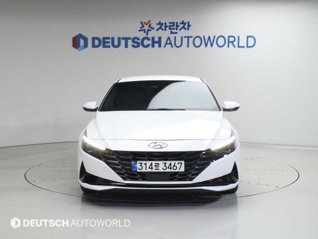 HYUNDAI Avante - Vista 3