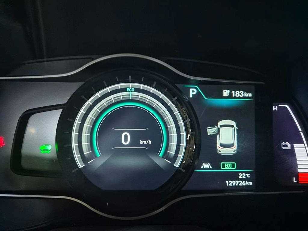 HYUNDAI Kona - Vista 9
