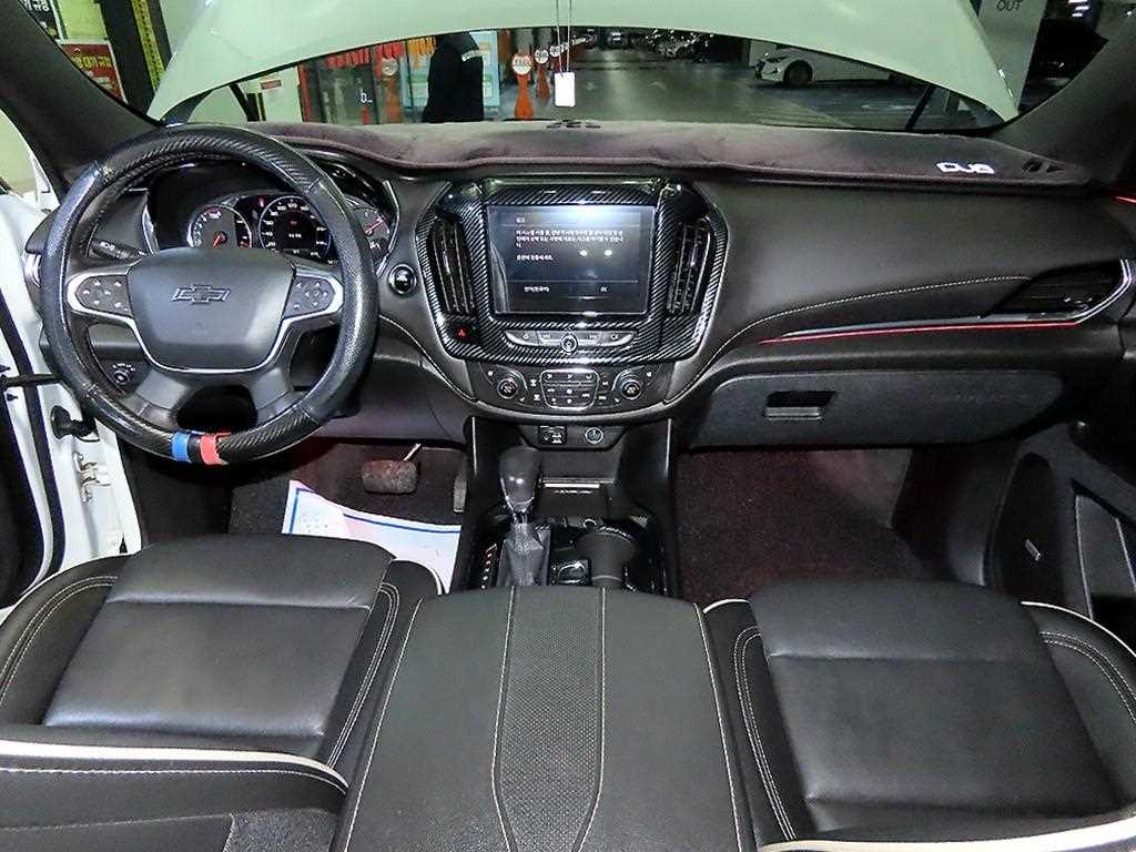 Chevrolet Travers - Vista 10