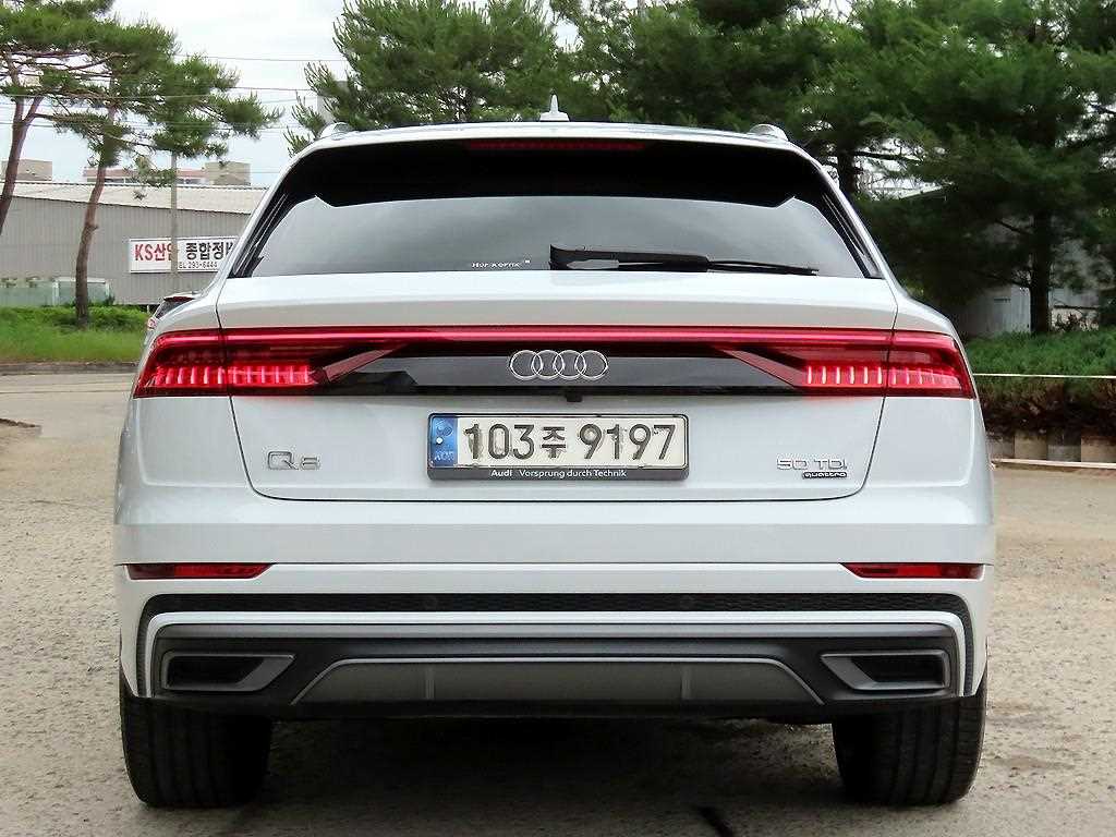 Audi Q8 - Vista 4