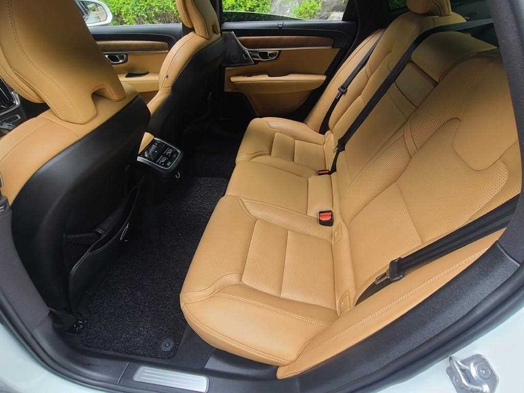 Volvo S90 - Vista 8