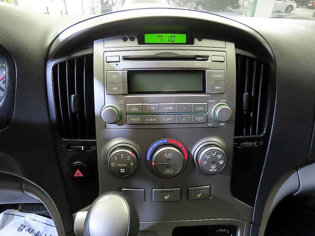 HYUNDAI Starex - Vista 11