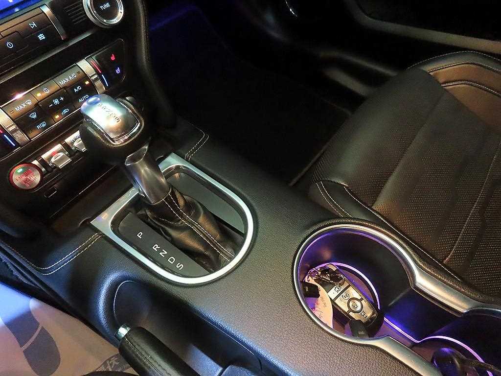 Ford Mustang - Vista 12