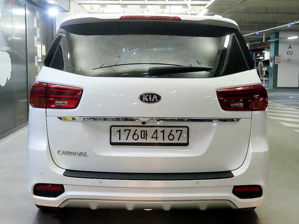 KIA Carnival - Vista 5