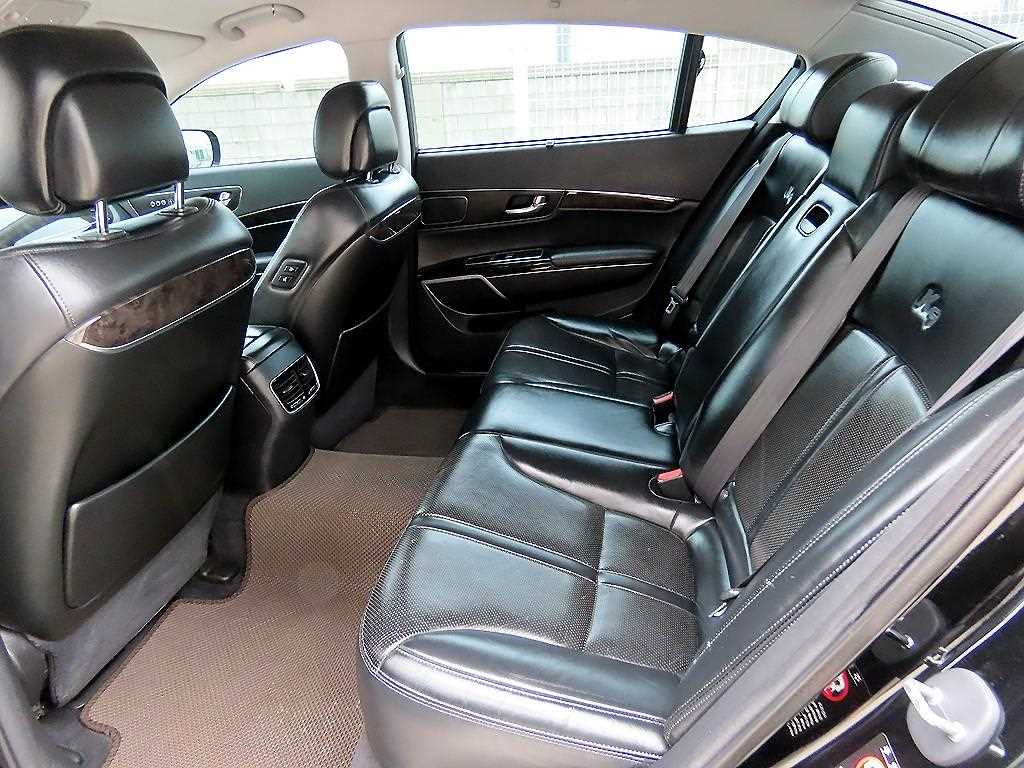 KIA K9 - Vista 6