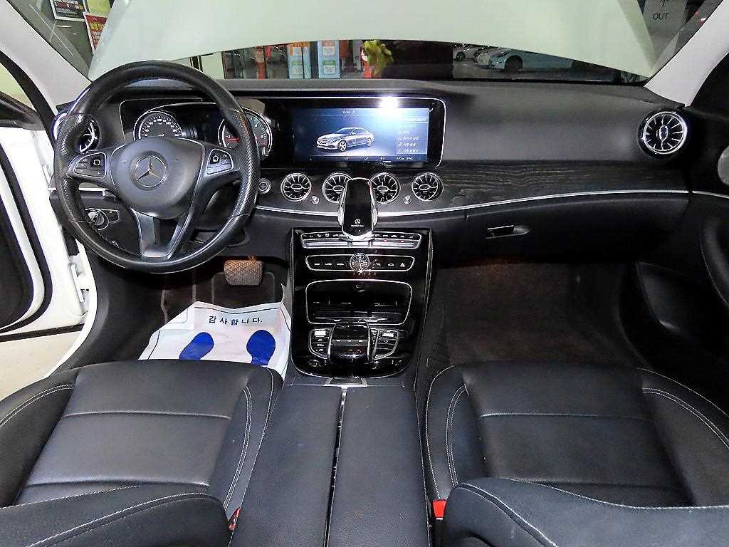 Mercedes Benz E class - Vista 10