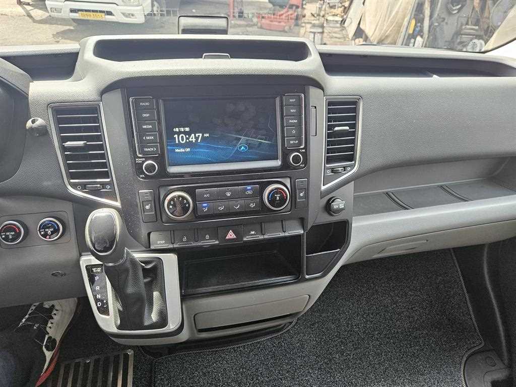 HYUNDAI Solati - Vista 6