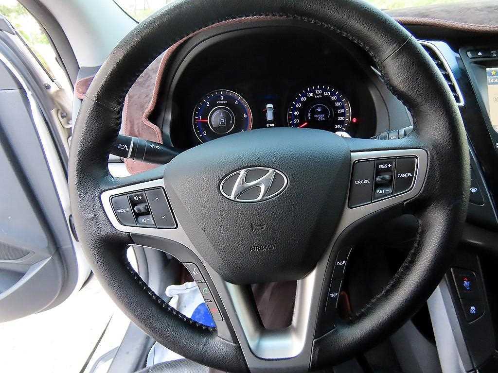 HYUNDAI i40 - Vista 8