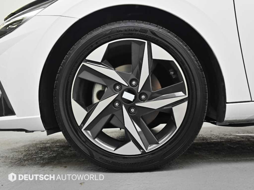 HYUNDAI Avante - Vista 5