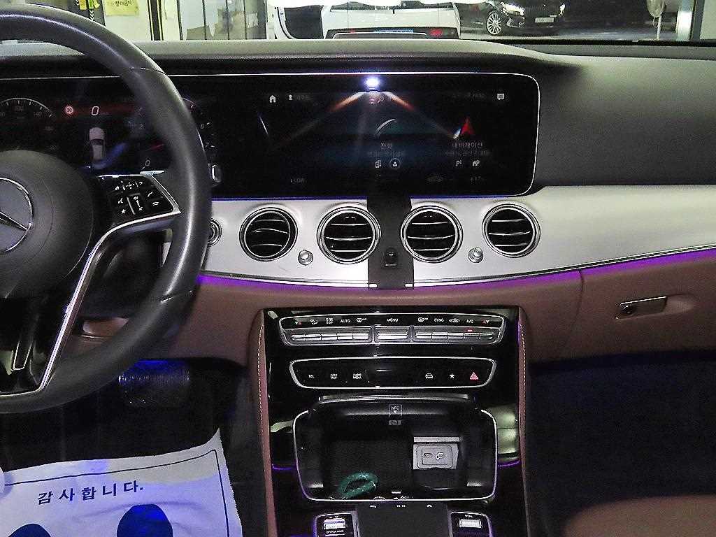 Mercedes Benz E class - Vista 11