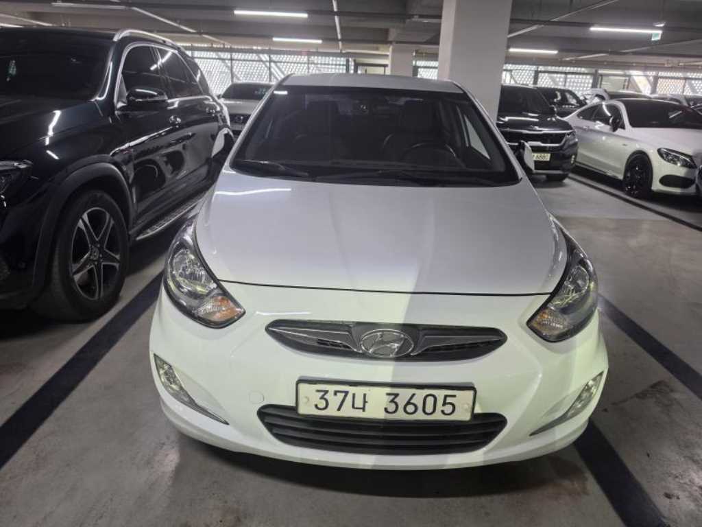 HYUNDAI Accent 2015 Blanco - Importación desde Corea - HF Imports Iquique - Foto 1