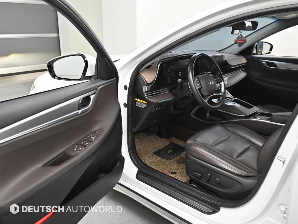 HYUNDAI Grandeur - Vista 11