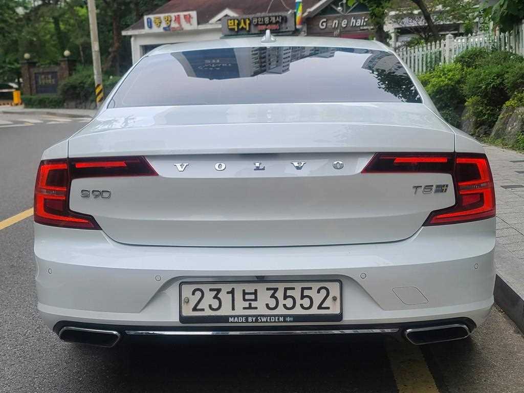 Volvo S90 - Vista 4