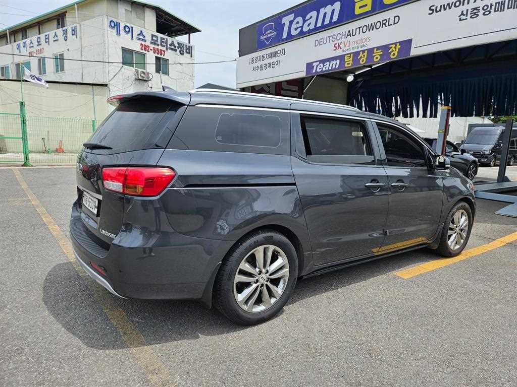 KIA Carnival - Vista 3