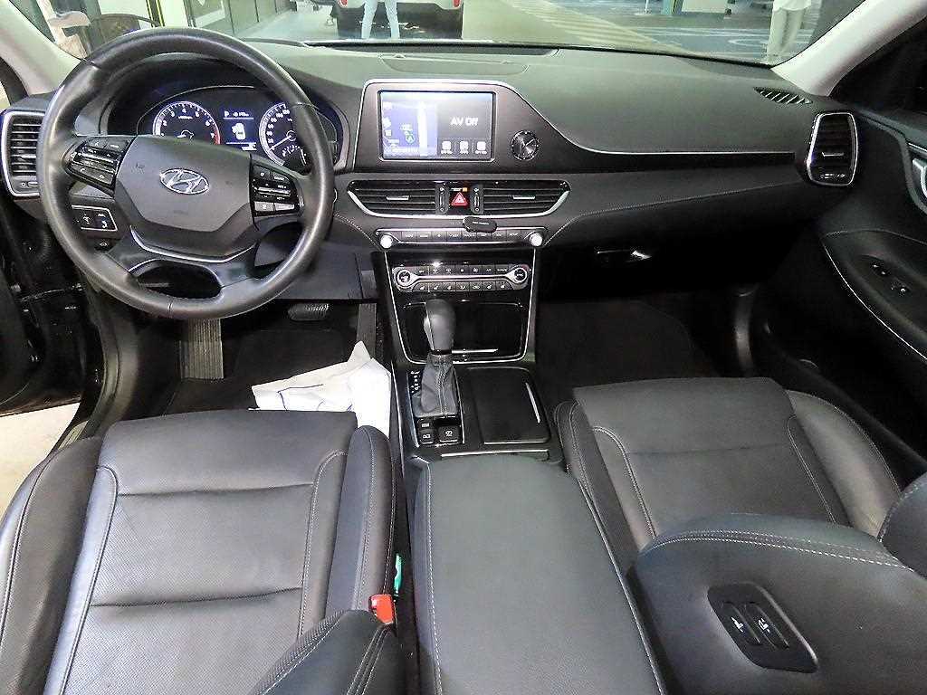 HYUNDAI Grandeur - Vista 10