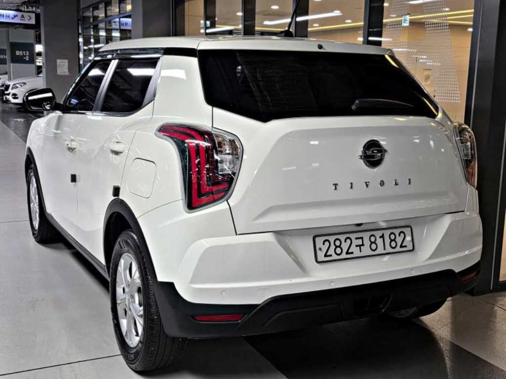 Ssangyong Tivoli - Vista 5