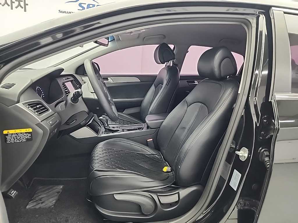 HYUNDAI Sonata - Vista 11
