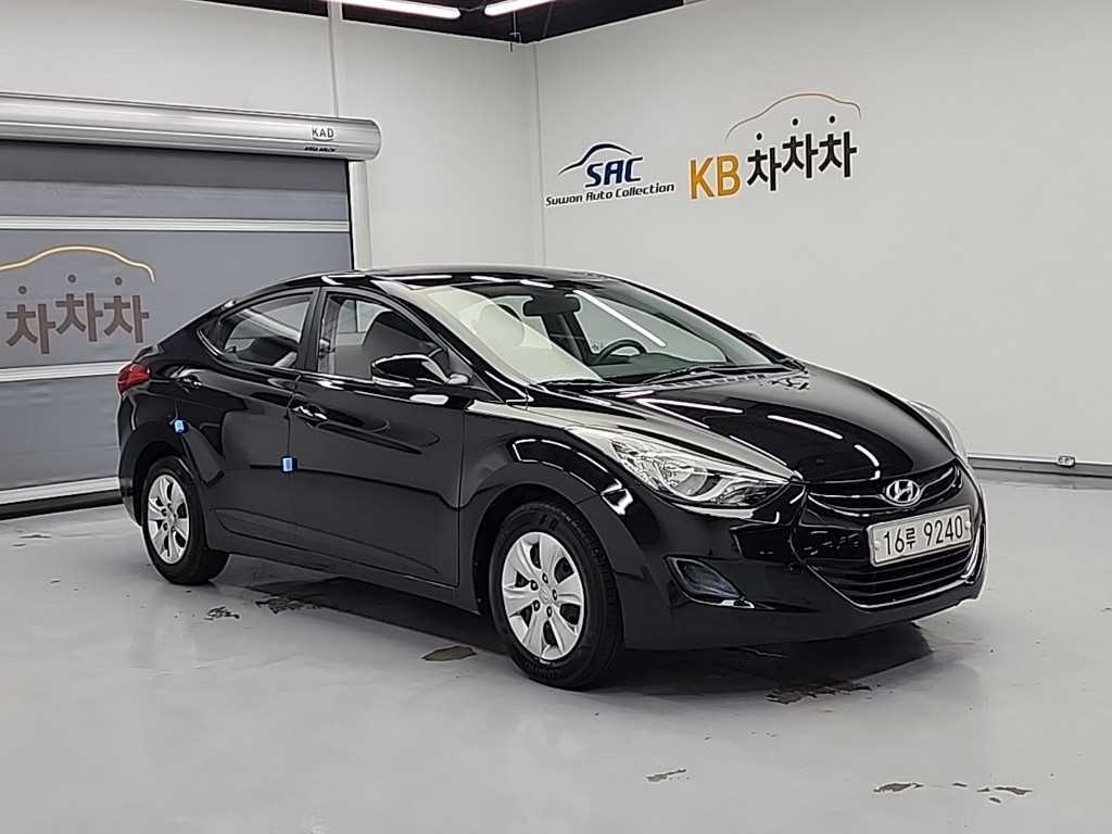 HYUNDAI Avante - Vista 4