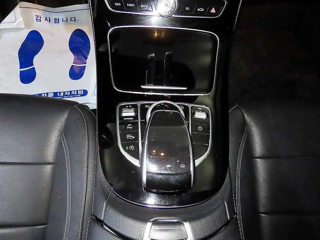 Mercedes Benz E class - Vista 12