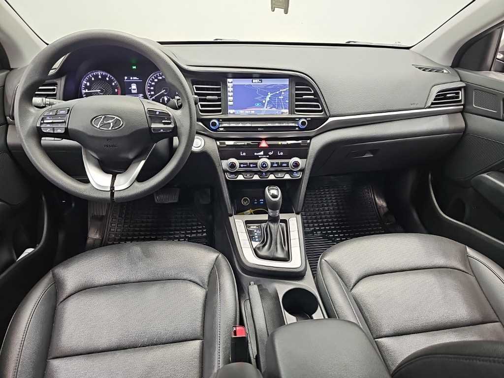 HYUNDAI Avante - Vista 7