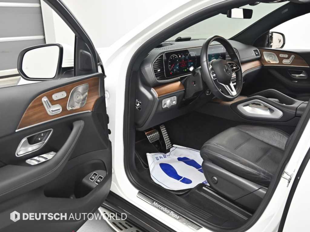 Mercedes Benz GLE Class - Vista 11