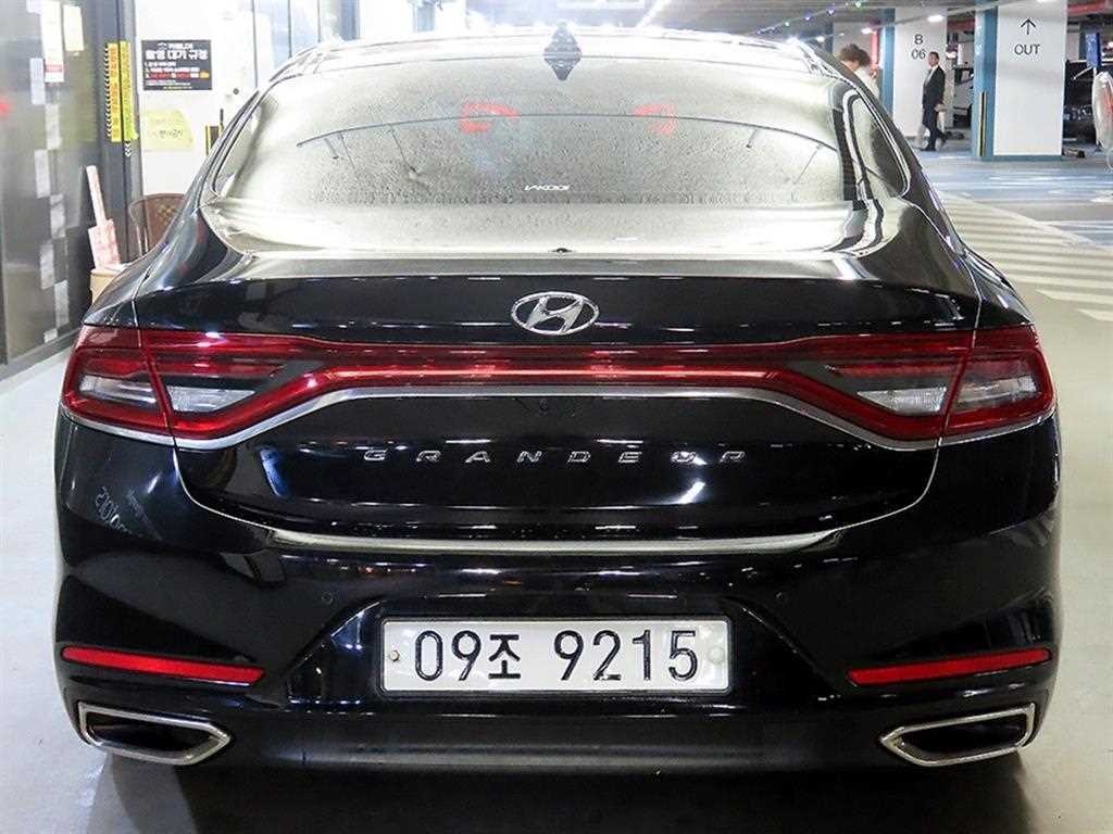 HYUNDAI Grandeur - Vista 5