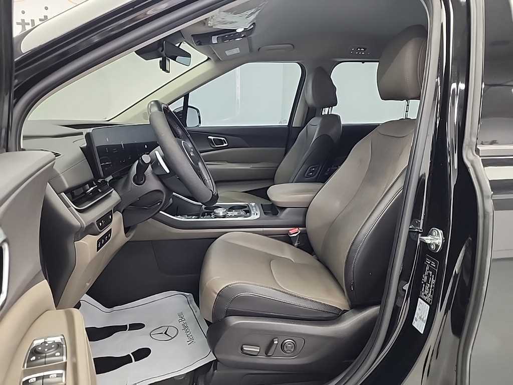 KIA Carnival - Vista 11