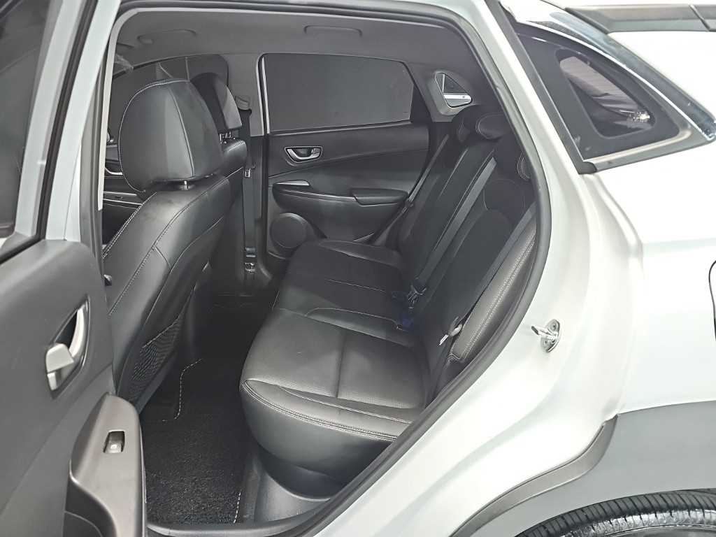 HYUNDAI Kona - Vista 12
