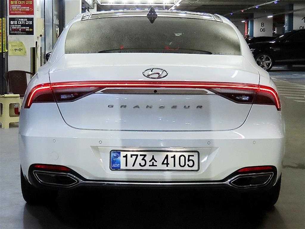HYUNDAI Grandeur - Vista 5