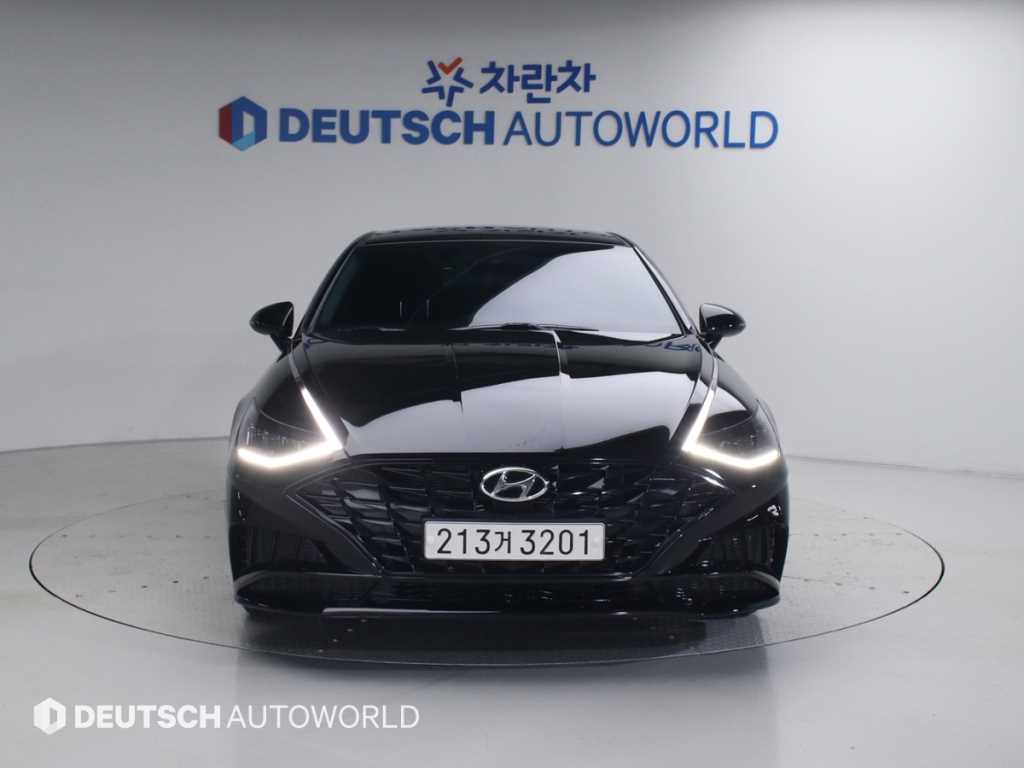 HYUNDAI Sonata - Vista 3