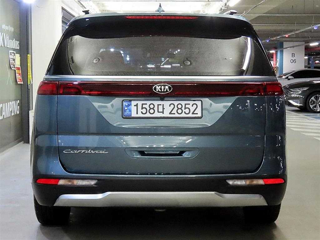 KIA Carnival - Vista 5
