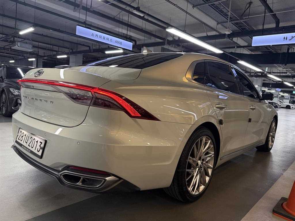 HYUNDAI Grandeur - Vista 5