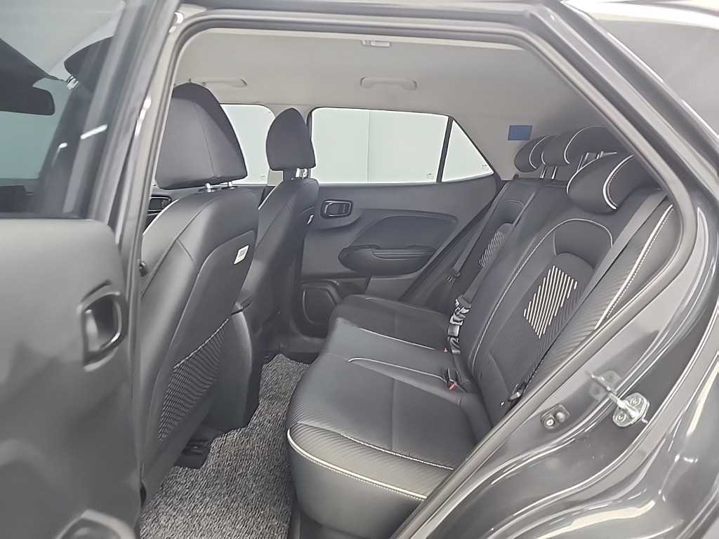 HYUNDAI Venue - Vista 12