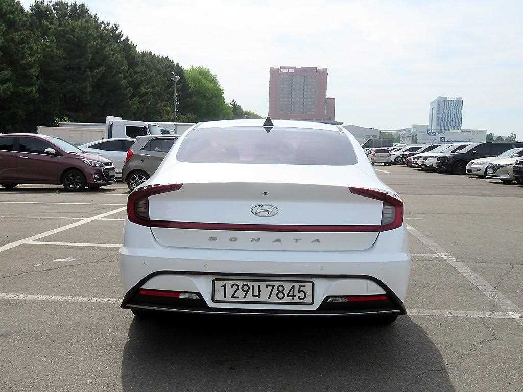 HYUNDAI Sonata - Vista 3