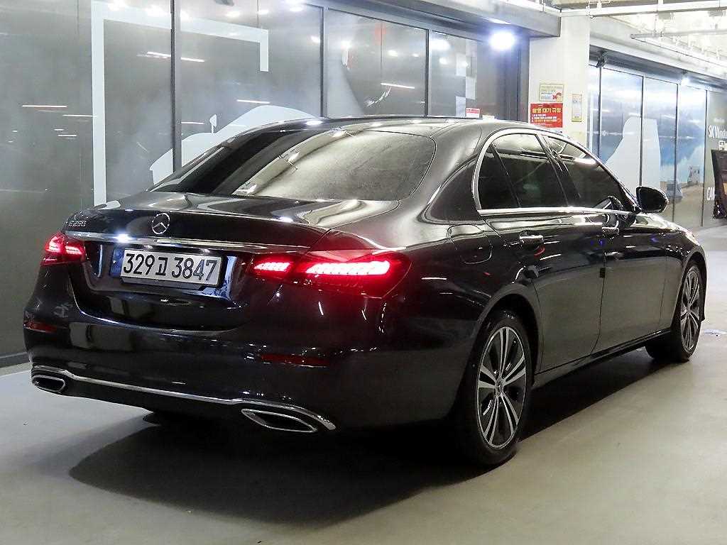Mercedes Benz E class - Vista 4