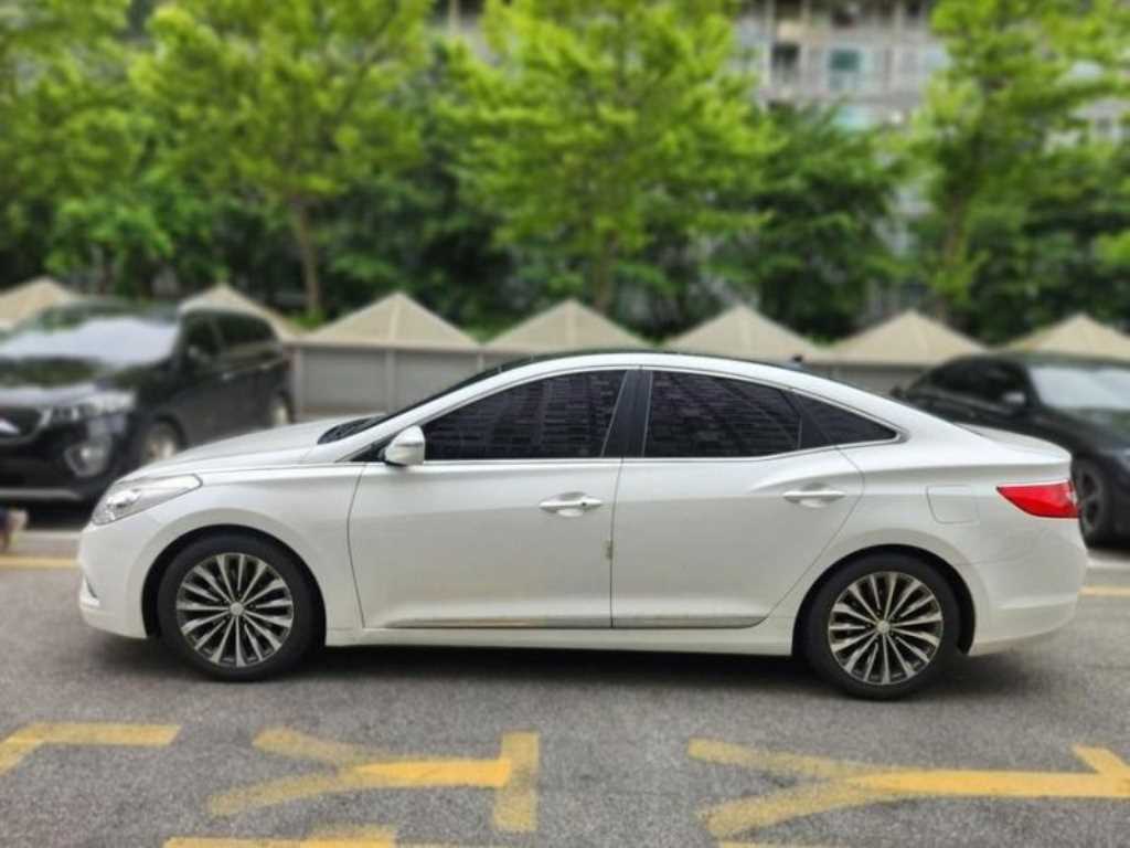 HYUNDAI Grandeur - Vista 2
