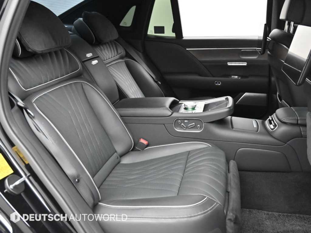 Genesis G90 - Vista 12