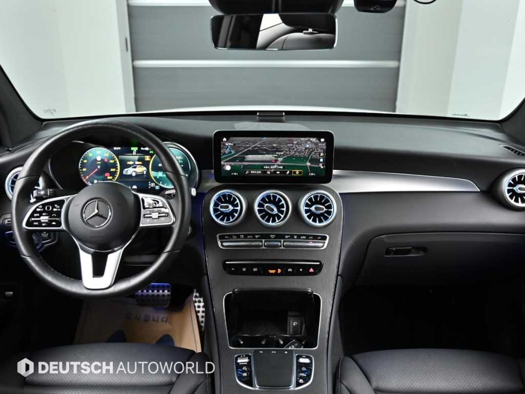 Mercedes Benz GLC Class - Vista 7