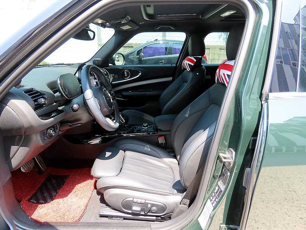Mini Clubman - Vista 5