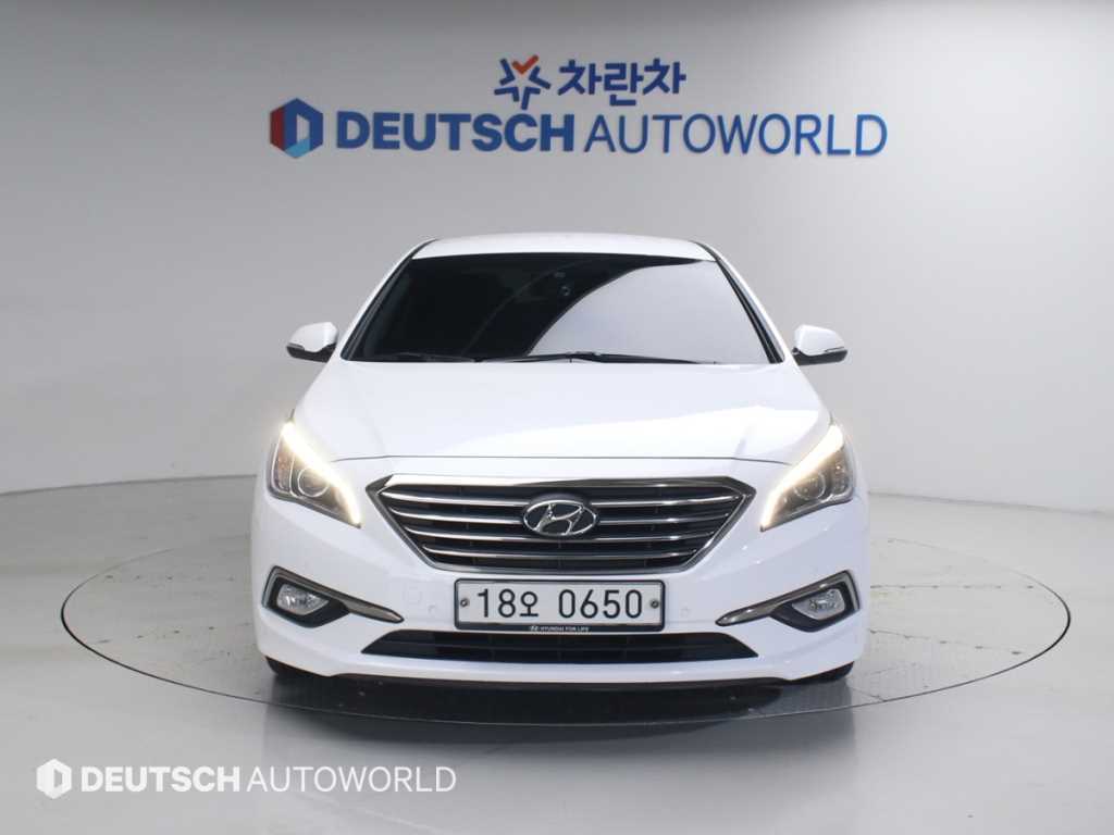 HYUNDAI Sonata - Vista 3