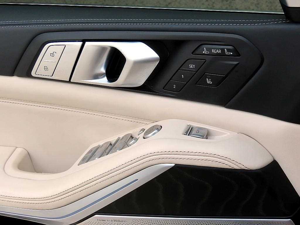 BMW X7 - Vista 12