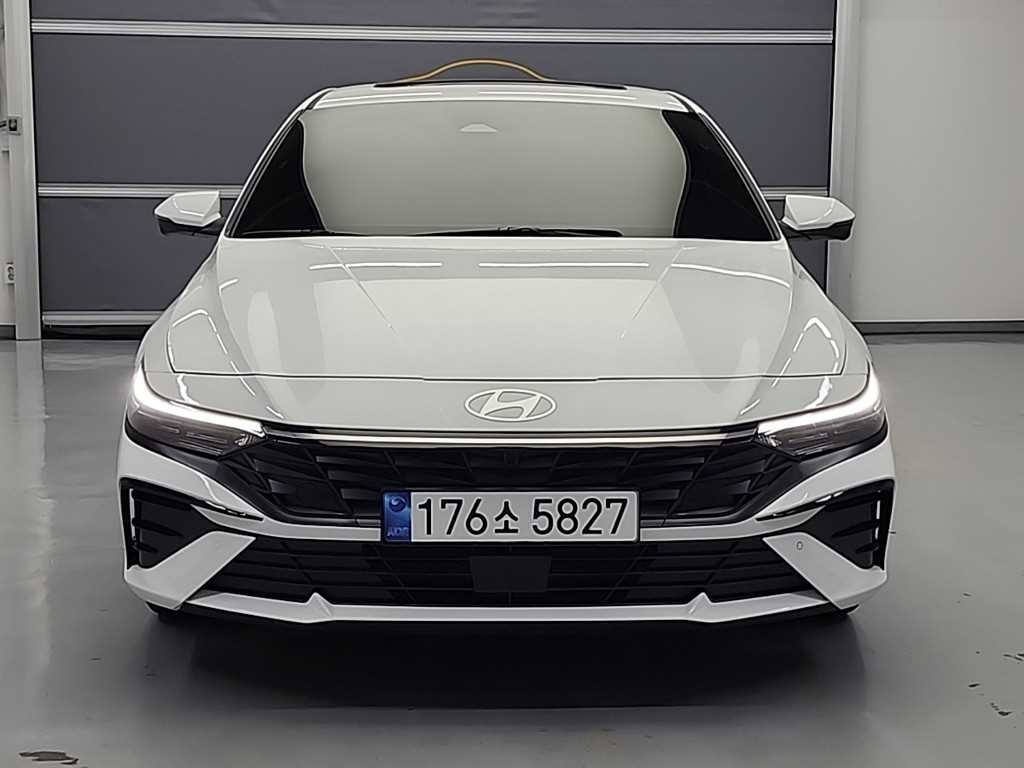 HYUNDAI Avante - Vista 2