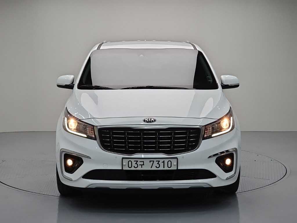 KIA Carnival - Vista 2