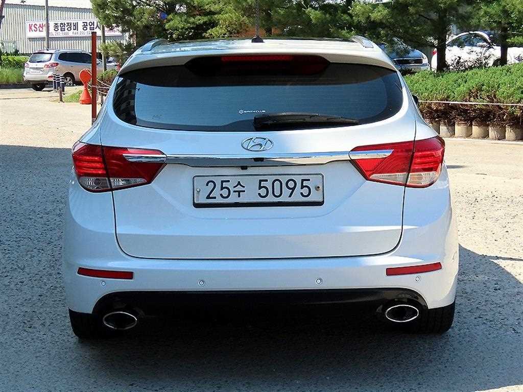 HYUNDAI i40 - Vista 4