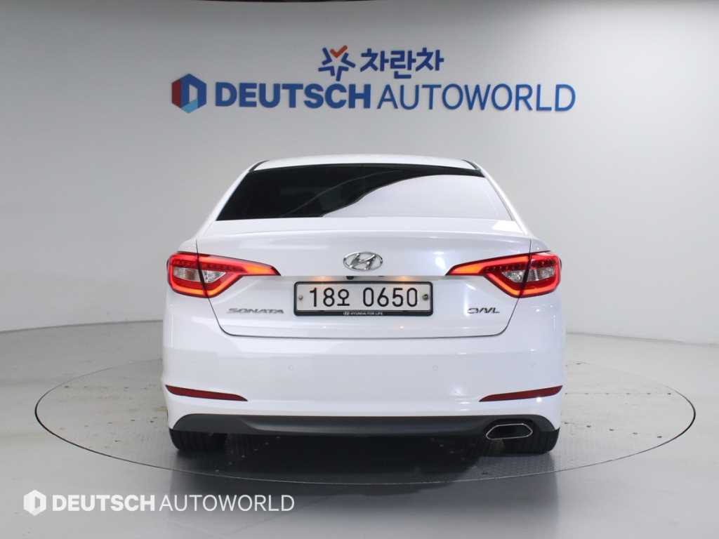 HYUNDAI Sonata - Vista 4