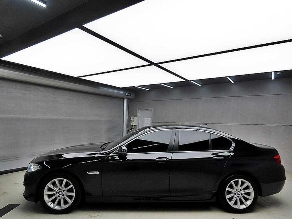 BMW 5 Series - Vista 4