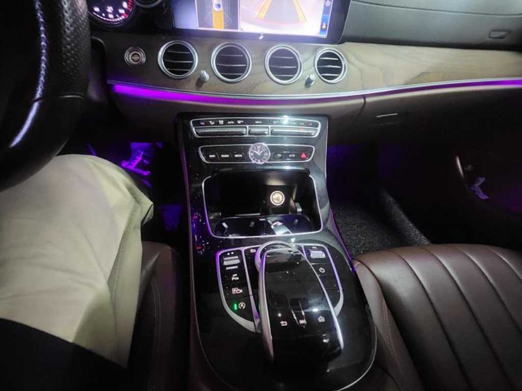 Mercedes Benz E class - Vista 11