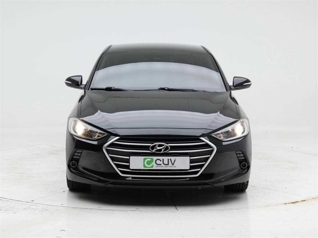 HYUNDAI Avante - Vista 2